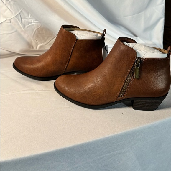 Sonoma Brown Faux Leather Ankle Boots Women’s Size 6.5 – NWT - Picture 3 of 6